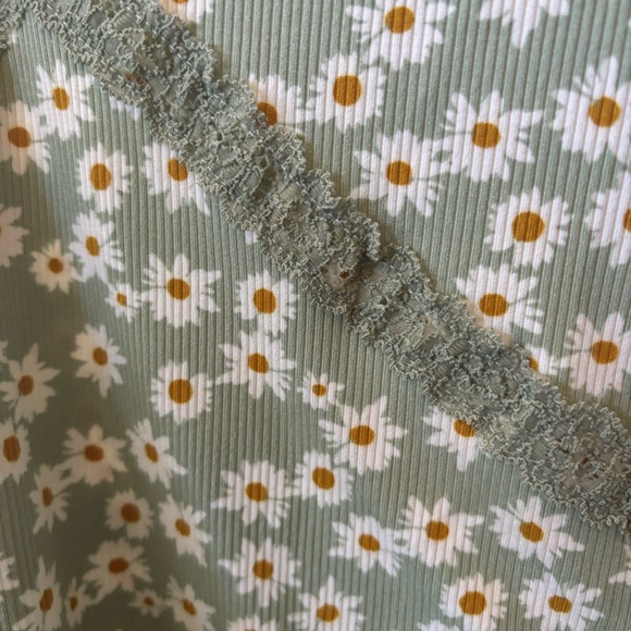 Garage Floral Top - Picture 5 of 5